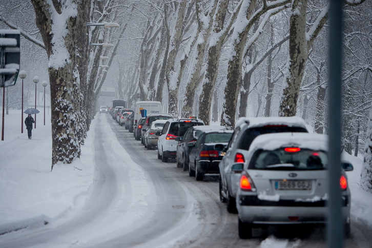 La nieve también ha complicado los accesos a los hospitales. (Iñigo URIZ / ARGAZKI PRESS)