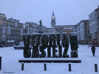 Gasteiz no ha fallado a su cita con la nieve. (@ehbildugasteiz)