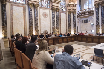 EAJ eta PSEren botoekin onartu dute Donostian pisu turistikoen ordenantza berria. (Juan Carlos RUIZ/ARGAZKI PRESS)