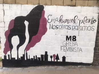 Mural en favor de la jornada de huelga del 8M.