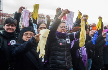 Reconocimiento a las trabajadoras del hogar, en Portugalete. (Luis JAUREGIALTZO / ARGAZKI PRESS)