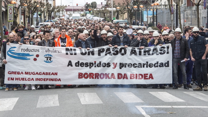 Cabecera de la marcha en rechazo al ERE en Productos Tubulares. (Marisol RAMÍREZ/ARGAZKI PRESS)