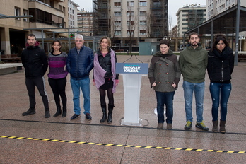 Representantes de los colectivos que forman Kalera Kalera han acudido a la comparecencia de hoy en Iruñea. (Iñigo URIZ/ARGAZKI PRESS)