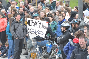 La Plaza del Castillo ha recibido a los padres y madres de Altsasu. (Idoia ZABALETA/FOKU)