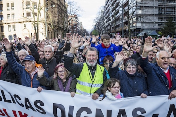 Manifestación por unas pensiones dignas, el pasado sábado en Bilbo. (Aritz LOIOLA/FOKU)