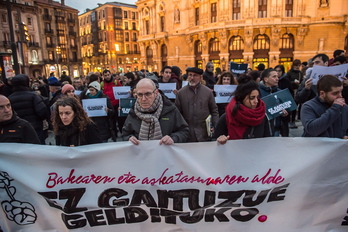 Elkarretaratzeak Euskal Herriko herri eta hiri ugaritan izan dira. (FOKU)