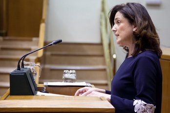 La consejera de Empleo y Políticas Sociales, Beatriz Artolazabal, en el pleno de este miércoles. (@Gob_eus). (Irekia.eus)