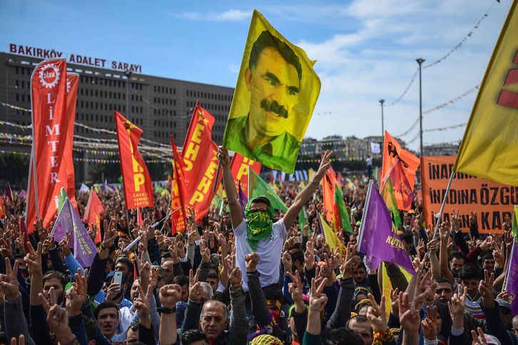 Imagen de Abdula Oçalan en una manifestación en Estambul. (Ozan KOSE / AFP) 