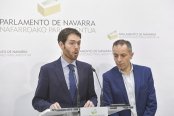 Juan Luis Sánchez de Muniáin y Sergio Sayas, hoy en el Parlamento. (Idoia ZABALETA/FOKU)