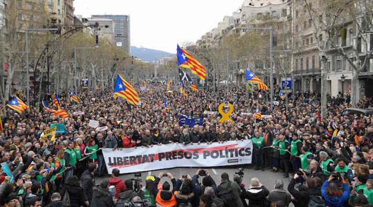 Conflicto "nacionalista" Catalunya, España. [2] - Página 13 Barcelona_mani