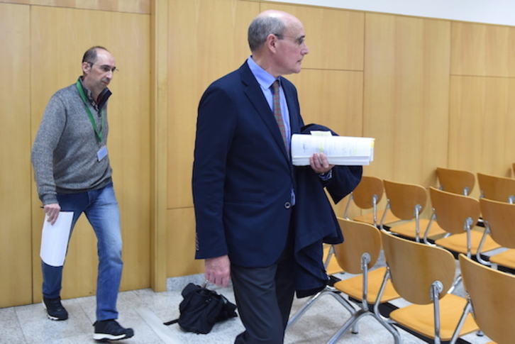 Rafael Bengoa, exconsejero de Sanidad, en los tribunales. (FOKU)