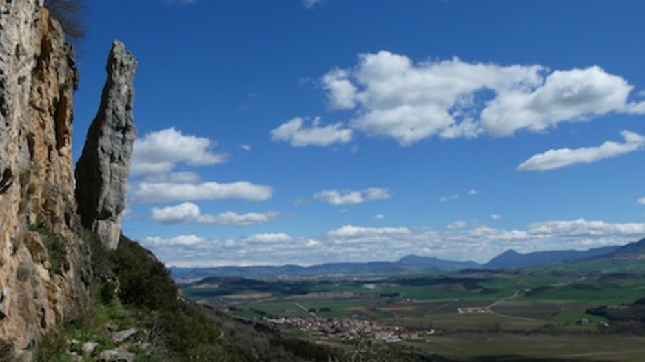 Desde la Peña de los Cencerros se divisa gran parte del valle de Etxauri y de Iruñerria. (Iñaki VIGOR)