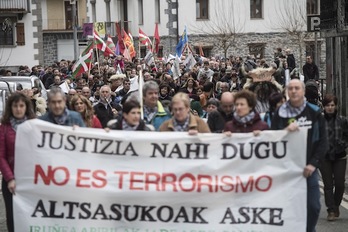 Altsasuko gazteen aldeko mobilizazioa, Leitzan, Nafarroan barrena egindako biraren baitan. (Jagoba MANTEROLA/FOKU)