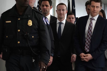 Mark Zuckerberg, a su llegada al Capitolio de los Estados Unidos. (ALEX WONG / AFP)