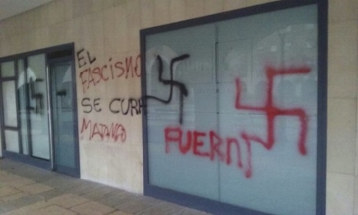 Pintadas en la sede de UPN en Orkoien. (UPN)