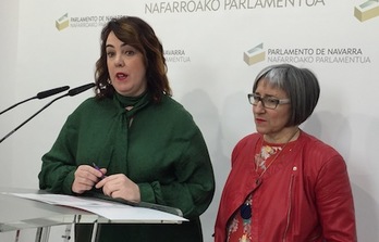 Presentación del contrato para hacer accesibles los plenos del Legislativo navarro a las personas con discapacidad auditiva. (PARLAMENTO DE NAFARROA)