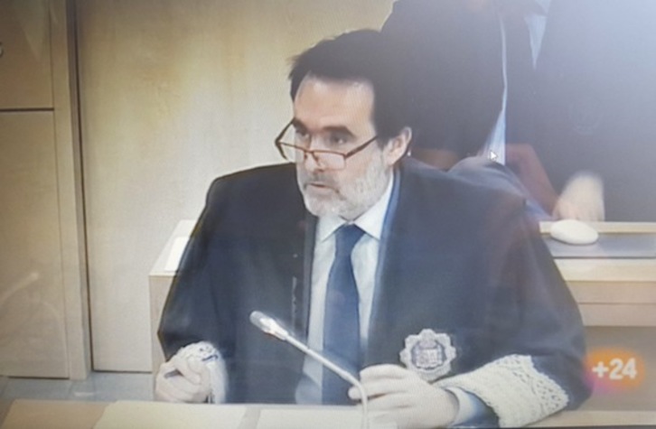 El fiscal José Perals, durante la exposición de sus conclusiones. 