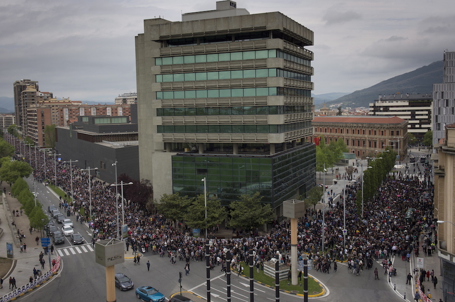 Miles de personas han marchado por las calles de Iruñea. (Iñigo URIZ / FOKU)