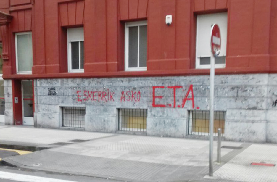 «Eskerrik asko ETA», Donostian @enekogoia