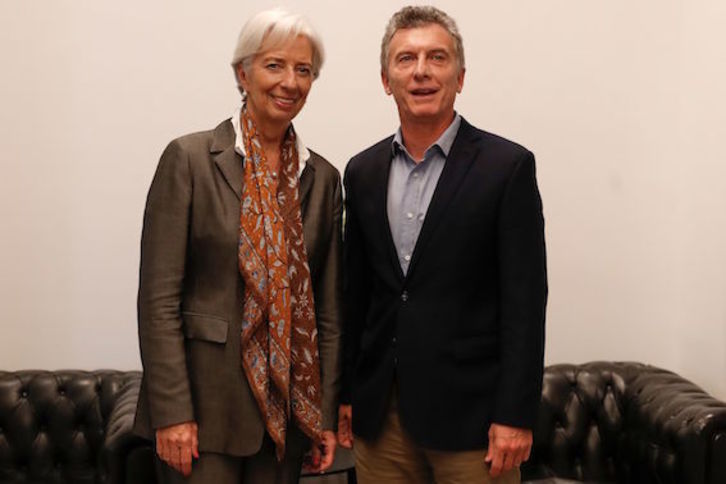 La titular del FMI, Christine Lagarde, con Mauricio Macri durante la visita realizada a Argentina el pasado mes de marzo. (Davis FERNÁNDEZ/AFP)