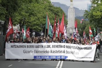 Gizarte Ekimeneko ikastetxeetako langileen manifestazioa Bilbon. (Aritz LOIOLA/FOKU)