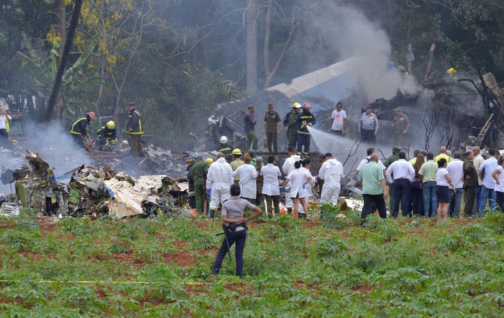 El avión se ha estrellado al poco de despegar de La Habana. (Adalberto ROQUE / AFP)