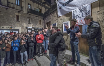 Tres de los jóvenes encausados pasaron ocho meses en prisión. (Andoni CANELLADA/FOKU)