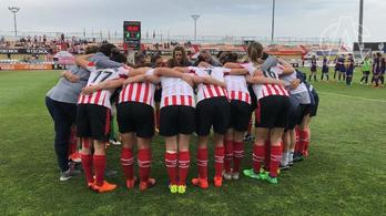 Las chicas del Athletic, tras la derrota. (@AthleticClub)