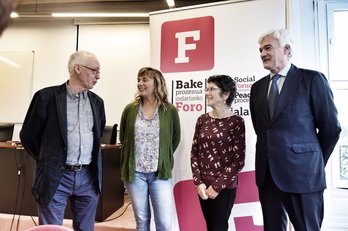 Joseba Azkarraga, Patricia Vélez, Teresa Toda y Nazario Oleaga. (FOKU)