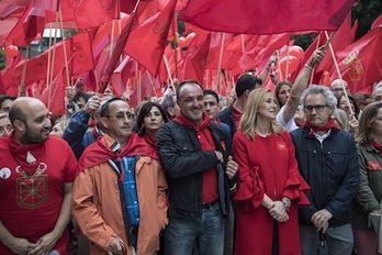 Imagen de la manifestación que los mismos convocantes realizaron el año pasado para ‘defender’ la bandera de Nafarroa. (Jagoba MANTEROLA/FOKU)