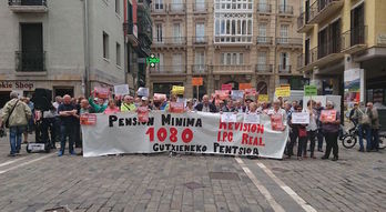 Movilización de los pensionistas en Iruñea. (J. ELARRE)