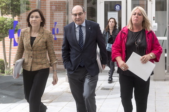 María Jesús Mujika, Jon Darpón y Maite Iruretagoiena. (Juanan RUIZ / FOKU)