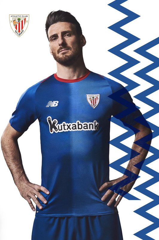 Aritz Aduriz con la segunda equipación. (ATHLETIC CLUB)