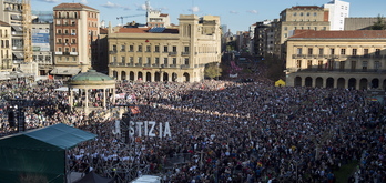 Manifestación masiva del pasado 14 de abril en Iruñea en solidaridad con los jóvenes de Altsasu. (Iñigo URIZ / FOKU)