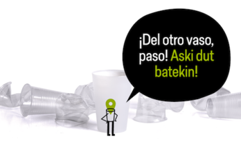 Cartel sobre el uso del vaso reutilizable en Iruñea.