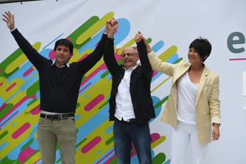 Julen Mendoza, JUan Karlos Izagirre y Maddalen Iriarte. (Jon URBE / FOKU)