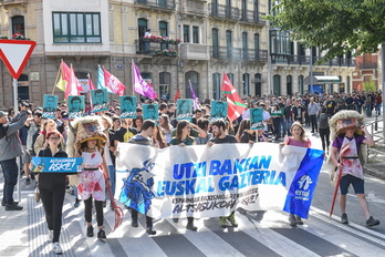 Ernai ha recorrido las calles de Iruñea en solidaridad con los jóvenes de Altsasu. (Idoia ZABALETA / FOKU)