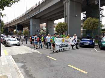 Movilización por el soterramiento en Zorrotza.