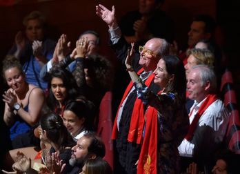 Juan Mari y Elena Arzak en la gala de entrega de premios. (Ander GILLENEA / AFP)
