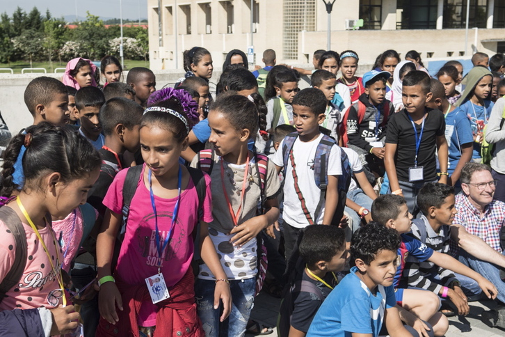 Llegada de los niños y niñas saharauis a Berriozar. (Jagoba MANTEROLA/FOKU)