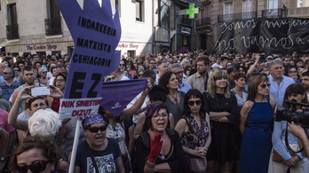 Protesta en Iruñea por la libertad de la Manada. (Jagoba MANTEROLA / FOKU)