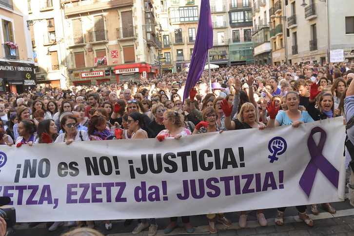 Protesta en Iruñea contra la libertad condicional de ‘La Manada’. (Idoia ZABALETA / FOKU)
