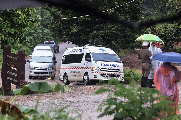 Exteriores de la cueva en la que se encuentran los menores tailandeses. (Ye AUNG THU / AFP)