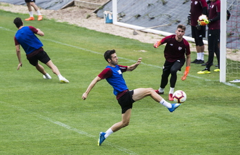 Susaeta durante los entrenamientos en Lezama. (Luis JAUREGIALTZO / FOKU)