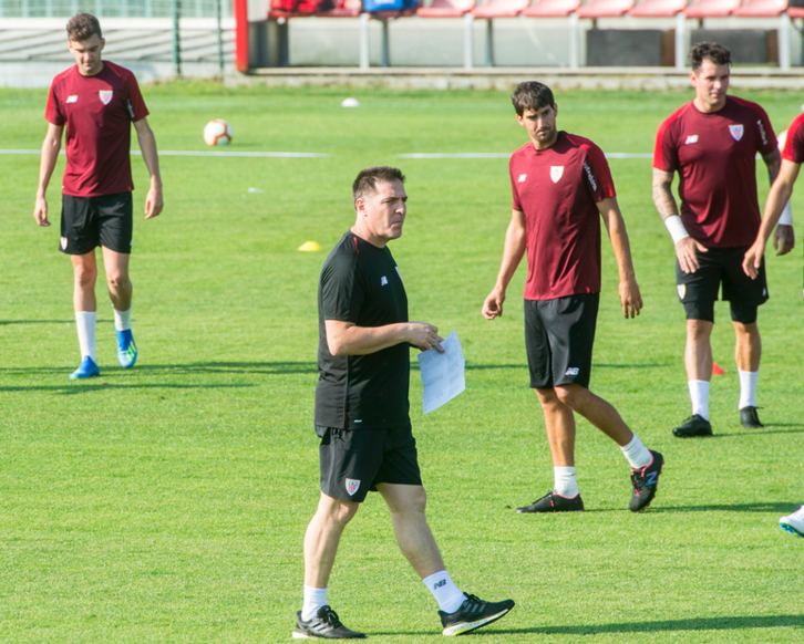 Berizzo se estrena en Zornotza en el banquillo del Athletic. (Marisol RAMIREZ / FOKU)