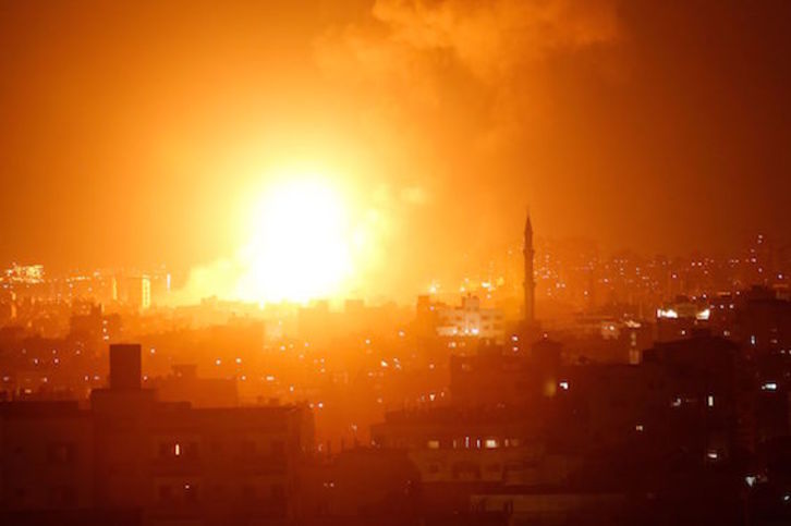 Al menos tres palestinos han muerto a causa de los bombardeos israelíes sobre Gaza. (Mahmud HAMS/AFP)