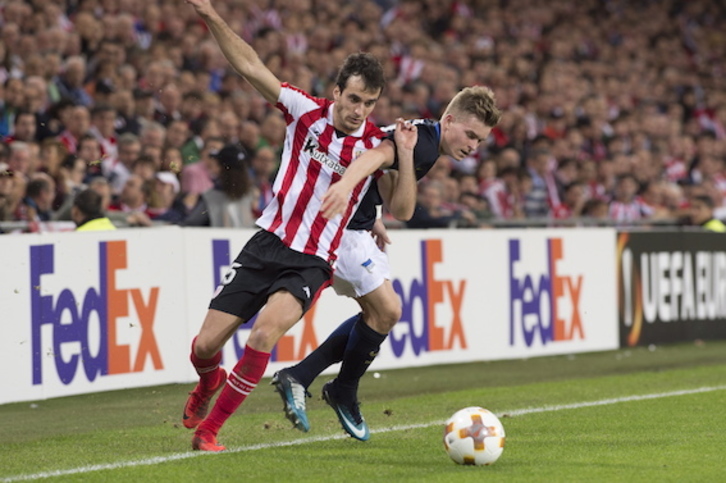 Iñigo Lekue, durante un partido en San Mamés. (Monika DEL VALLE/FOKU)