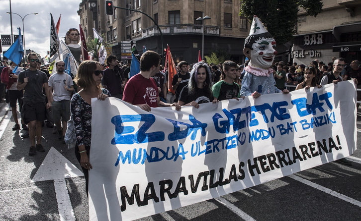 Cabecera de la manifestación poco antes de su inicio. (Jagoba MANTEROLA / FOKU)