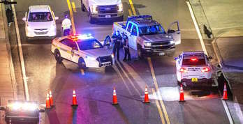 La Policía ha acordonado el lugar del tiroteo en Jacksonville. (Mark WALLHEISER / AFP)