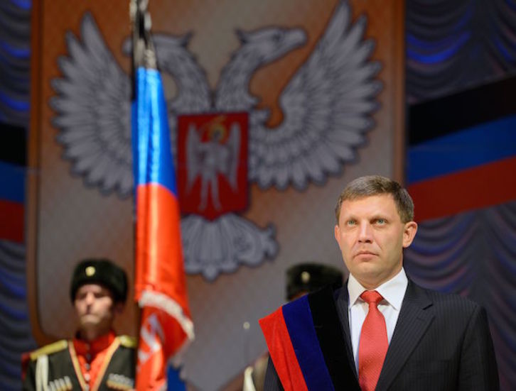 Aleksander Zajarchenko, en su toma de posesión como presidente de la República Popular de Donetsk. (ALEXANDER KHUDOTEPLY / AFP)